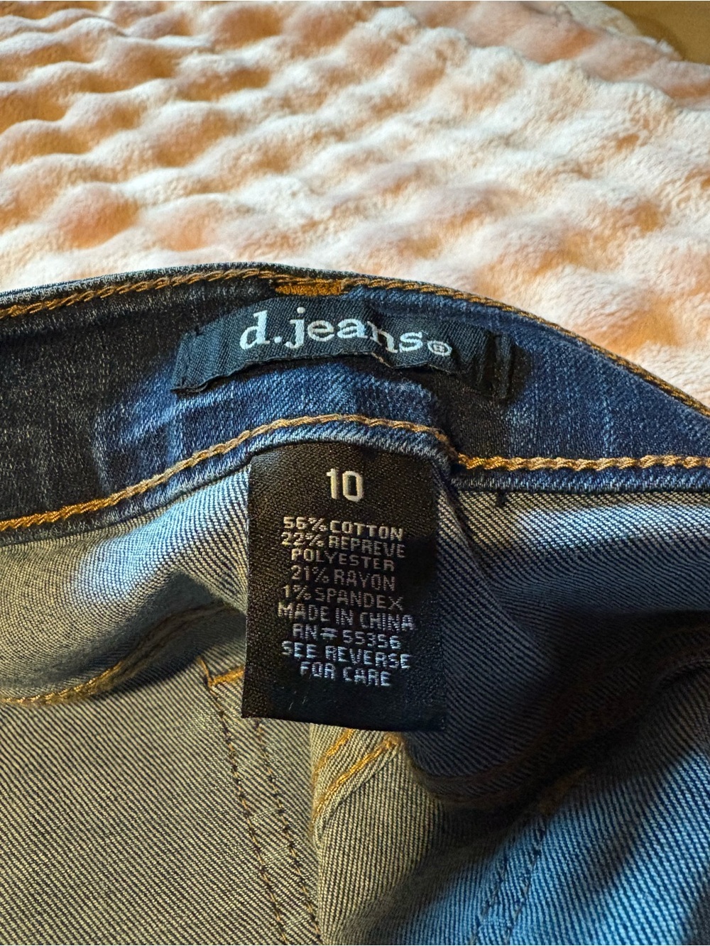 d. jeans Women's Dark Blue Skinny Jeans with Tan Stitching